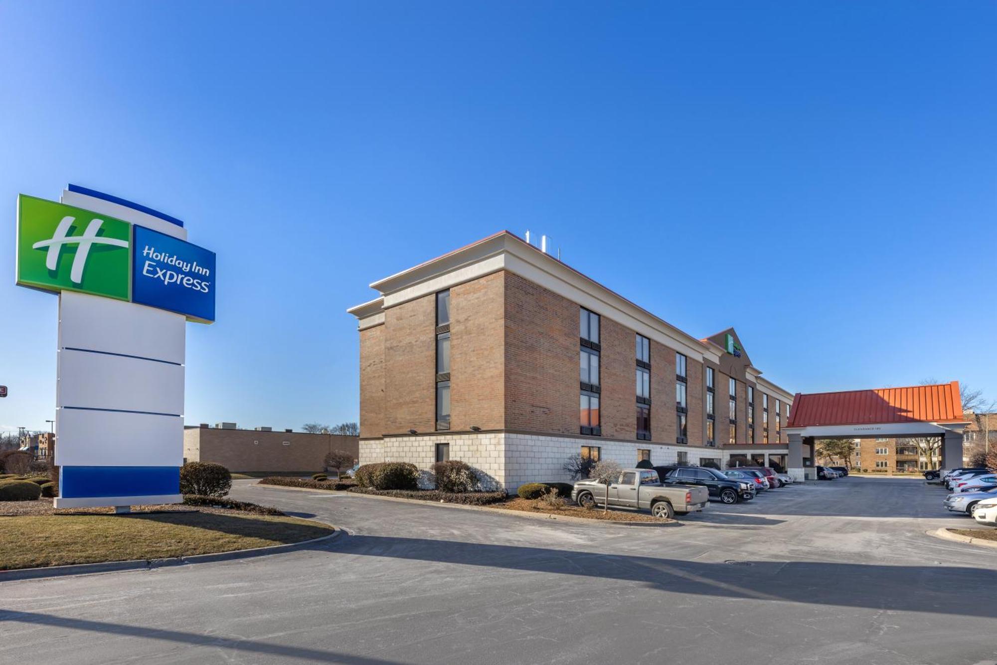 Holiday Inn Express Crestwood By Ihg Eksteriør bilde