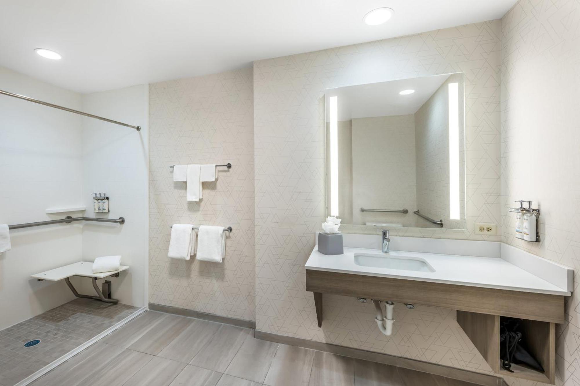 Holiday Inn Express Crestwood By Ihg Eksteriør bilde